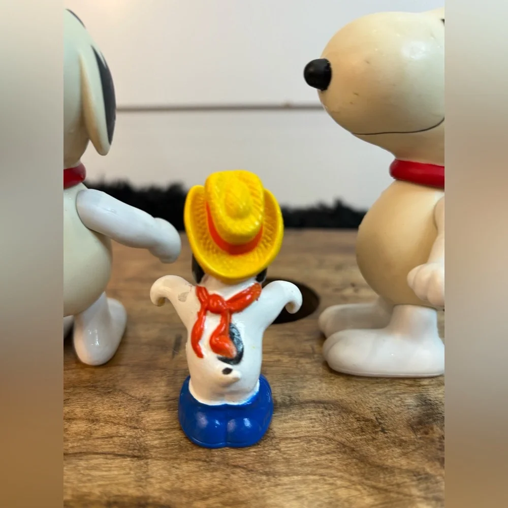Snoopy Figurine Set of 3 Cake Toppers Cowboy Hat 1999 Hasbro Peanuts Toys